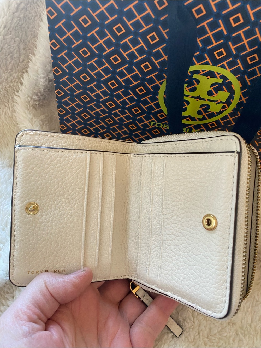Tory Burch wallet with tag and bag - Picture 6 of 8